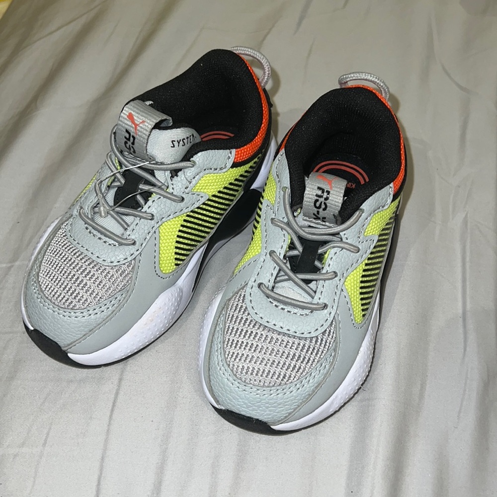 Kids sneakers